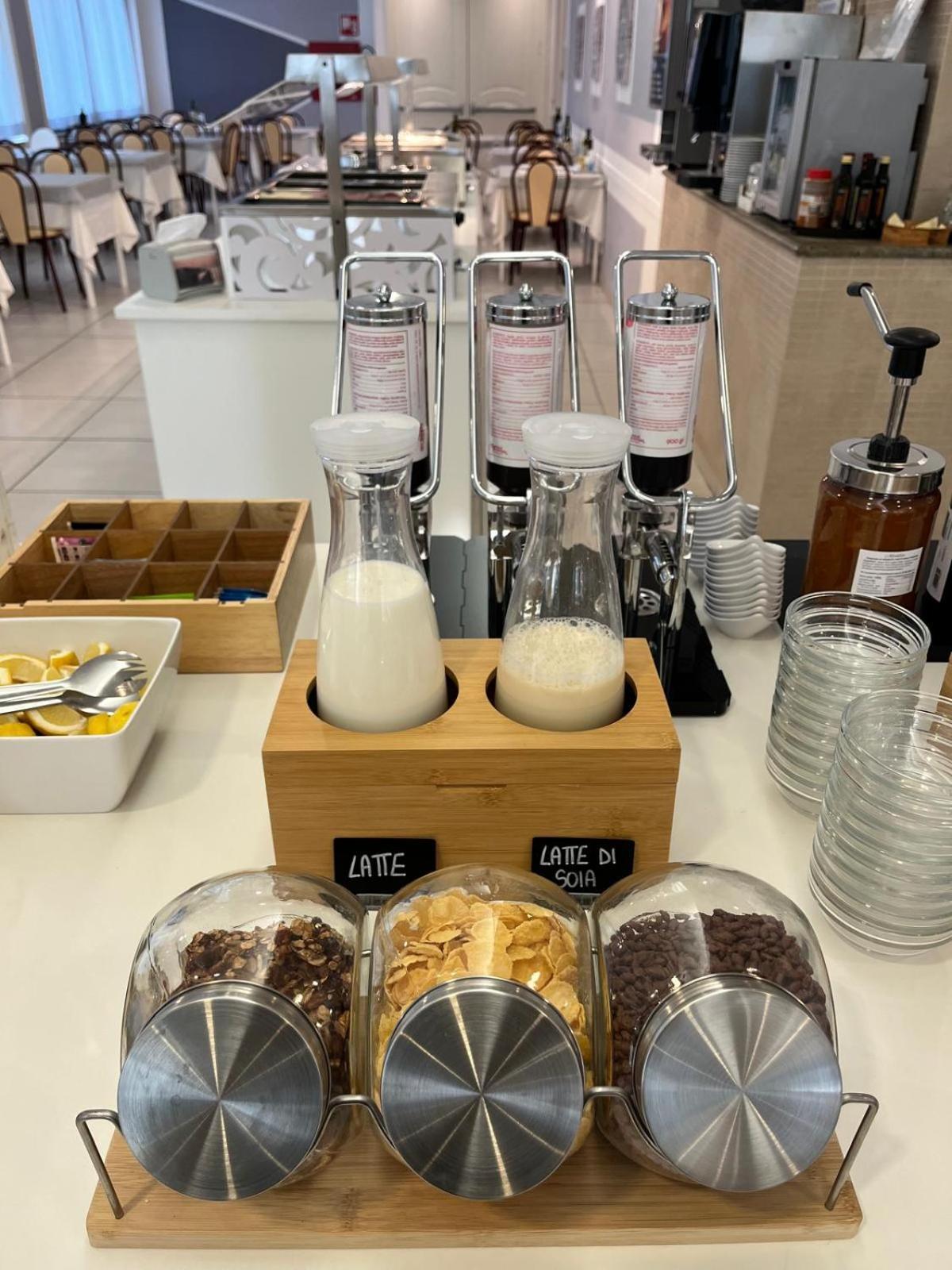 德尔纳西奥尼酒店 切塞纳蒂科 外观 照片