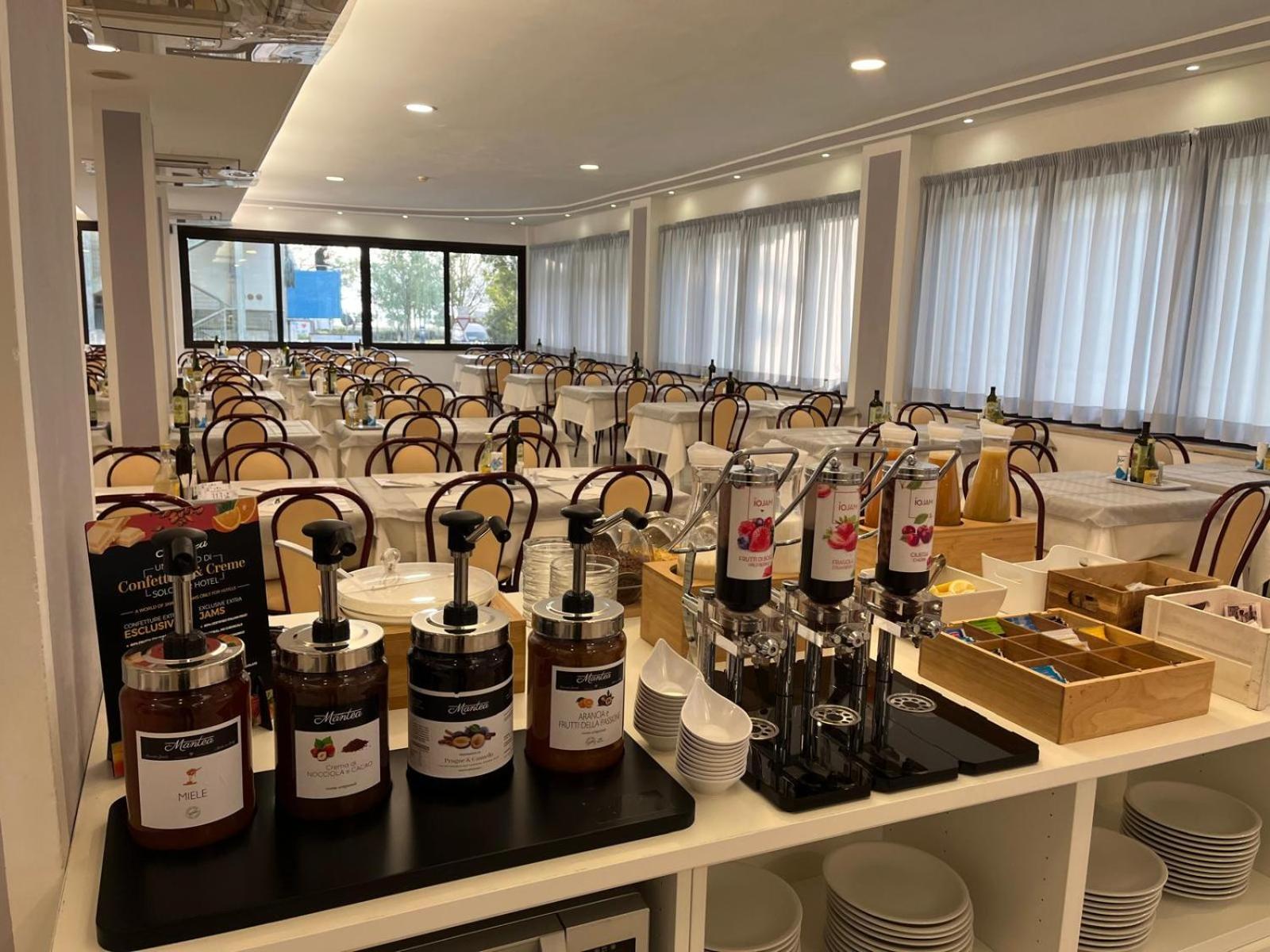 德尔纳西奥尼酒店 切塞纳蒂科 外观 照片